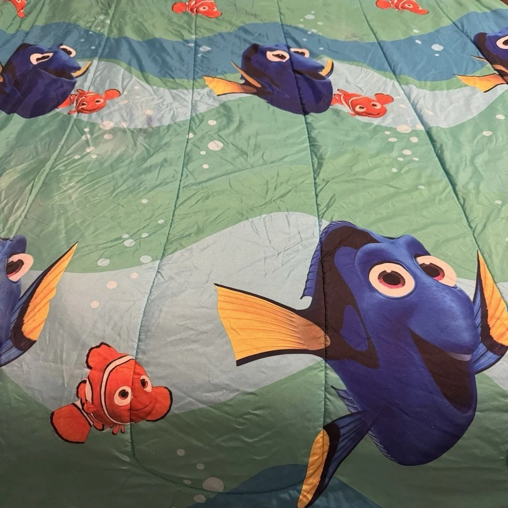 Disney‎ Finding Dory Nemo Twin - Full Comforter Bedding Blanket Read Description